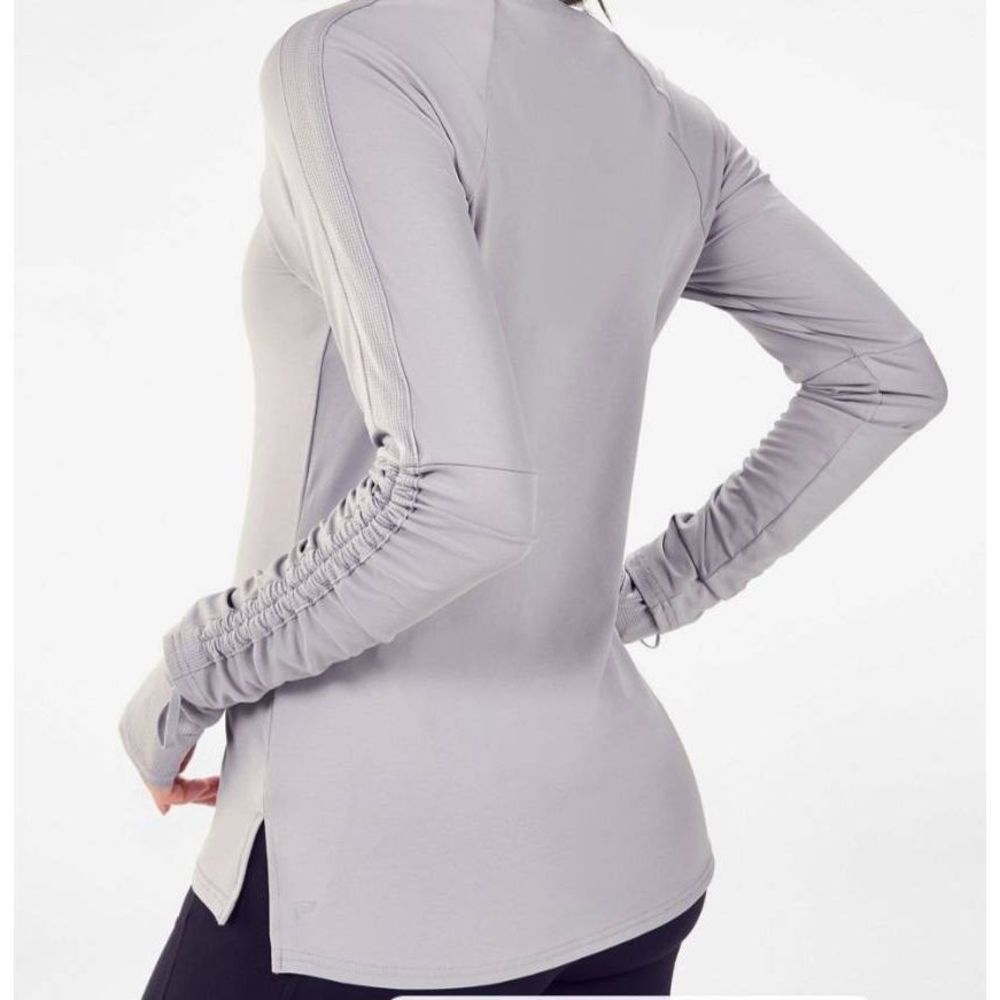 Fabletics Cashel Adjustable Long Sleeve II Haze Grey - Picture 3 of 9